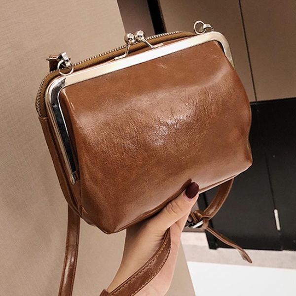 cross body retro pu leather shoulder bags for women 2021 design crossbody bag clip messenger
cross body retro pu leather shoulder bags for women 2021 design crossbody bag clip messenger