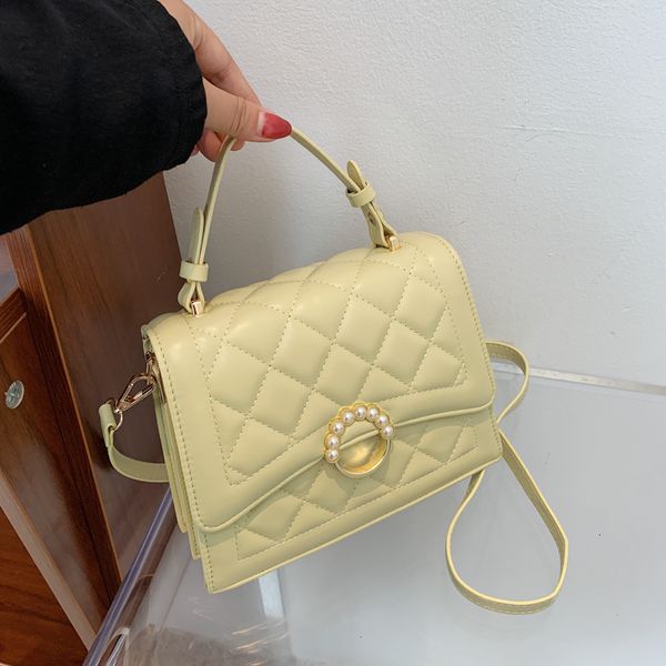 handbag simple bag female 2021 lingge messenger small square foreign temperament hand bill of lading shoulder summer armpit
handbag simple bag female 2021 lingge messenger small square foreign temperament hand bill of lading shoulder summer armpit