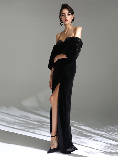 Classic Off Shoulder High Split Prom Party Gown Simple Strapless Backless Velvet Long Evening Dress For Pageant Party, Black
Classic Off Shoulder High Split Prom Party Gown Simple Strapless Backless Velvet Long Evening Dress For Pageant Party, Black