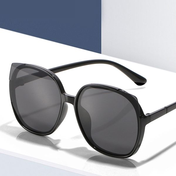 new round sunglasses women vintage oval eyewear brand designer sun glasses for women small frame retro lentes de sol mujer
new round sunglasses women vintage oval eyewear brand designer sun glasses for women small frame retro lentes de sol mujer