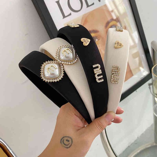 hair accessories sponge hoop wide edge texture pearl water drill satin bundle face washing cave, Silver
hair accessories sponge hoop wide edge texture pearl water drill satin bundle face washing cave, Silver