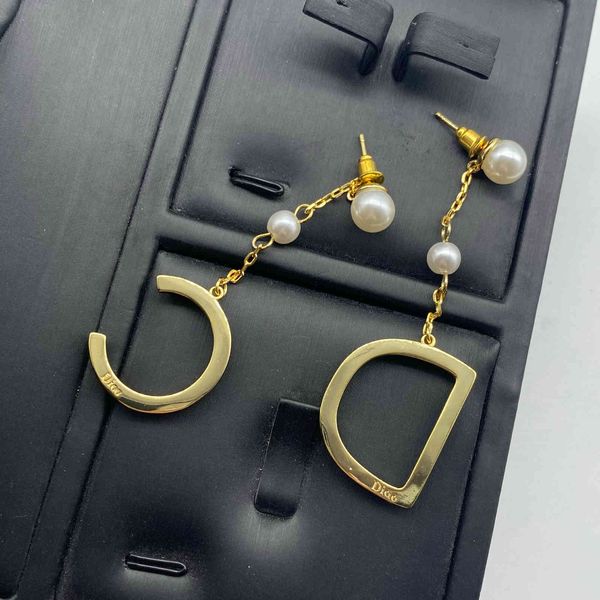 classic letter pearl tassel earrings women's niche design temperament advanced sense small fragrance earrings, Golden
classic letter pearl tassel earrings women's niche design temperament advanced sense small fragrance earrings, Golden