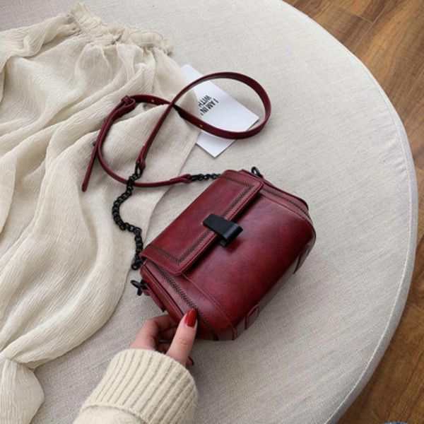 high level small bag women's 2020 new fashion one shoulder messenger bag fashion versatile net red summer women's chain bag
high level small bag women's 2020 new fashion one shoulder messenger bag fashion versatile net red summer women's chain bag