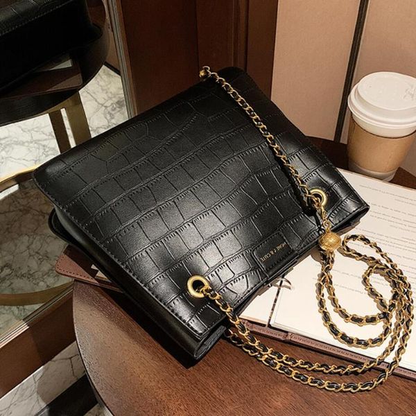 cross body crocodile pattern large bucket bag 2021 pu leather women's designer handbag chain shoulder messenger
cross body crocodile pattern large bucket bag 2021 pu leather women's designer handbag chain shoulder messenger
