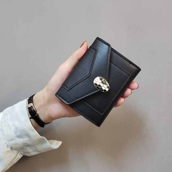 2020 designer new small wallet women short european and american plain snake head ladies wallet student fashion three-fold coin purse, Red;black
2020 designer new small wallet women short european and american plain snake head ladies wallet student fashion three-fold coin purse, Red;black