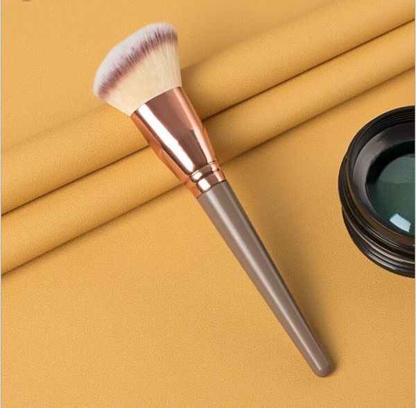 makeup brushes tools large oblique head sculpting brush plastic handle aluminum tube man-made fiber
makeup brushes tools large oblique head sculpting brush plastic handle aluminum tube man-made fiber