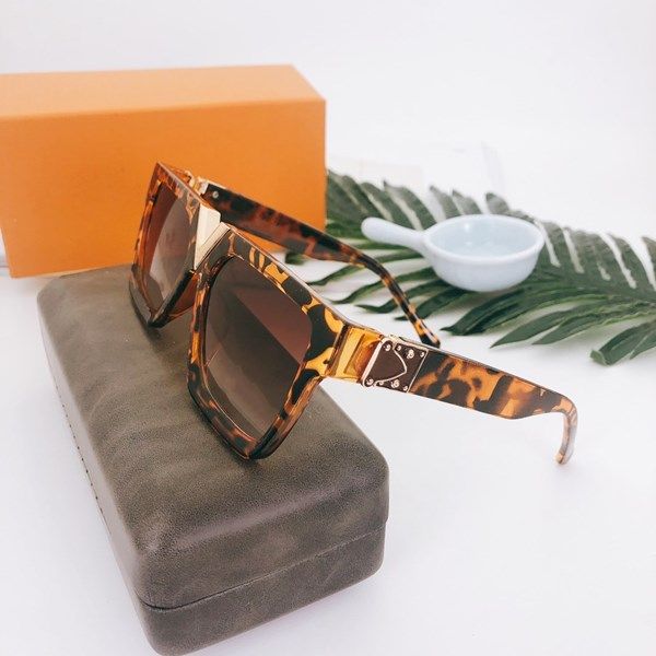2021 new luxur classic pilot sunglasses designer square brand fashion mens womens sun glasses eyewear metal glass lenses aa66, White;black
2021 new luxur classic pilot sunglasses designer square brand fashion mens womens sun glasses eyewear metal glass lenses aa66, White;black