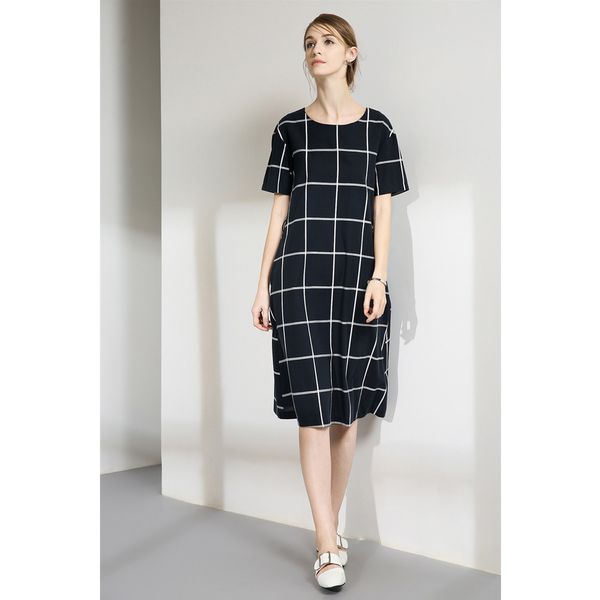 2021 new plaid design elegant women summer office lady casual short sleeveless knee-length black es z46w, Black;gray
2021 new plaid design elegant women summer office lady casual short sleeveless knee-length black es z46w, Black;gray