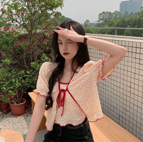 women's t-shirt short sleeve in the summer of 2021 design feels sweet wind fold wear coat two-piece ins, White 
women's t-shirt short sleeve in the summer of 2021 design feels sweet wind fold wear coat two-piece ins, White