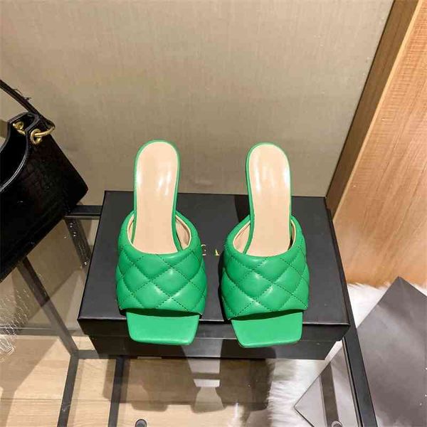 2021 new jia bao die high heeled parchment bread comfortable and versatile lavender color women's slippers, Black
2021 new jia bao die high heeled parchment bread comfortable and versatile lavender color women's slippers, Black