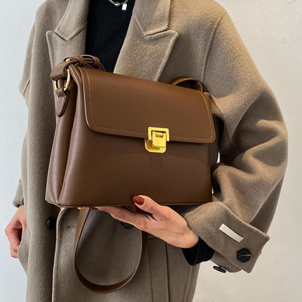 vintage square armpit bag 2021 fashion new high-quality pu leather women's designer handbag high capacity shoulder messenger bag c0227
vintage square armpit bag 2021 fashion new high-quality pu leather women's designer handbag high capacity shoulder messenger bag c0227