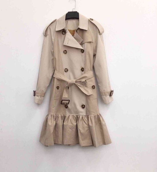 dust coat the same windbreaker of family b in autumn 2021 simple contrast color skirt design temperament british, Tan;black
dust coat the same windbreaker of family b in autumn 2021 simple contrast color skirt design temperament british, Tan;black