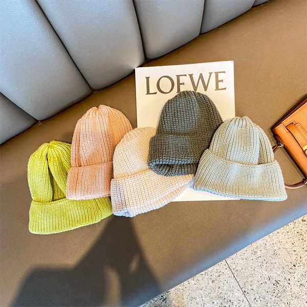 pure color melon skin autumn winter street trendsetter personality black yuppie female lovers versatile knitted hat, Blue;gray 
pure color melon skin autumn winter street trendsetter personality black yuppie female lovers versatile knitted hat, Blue;gray