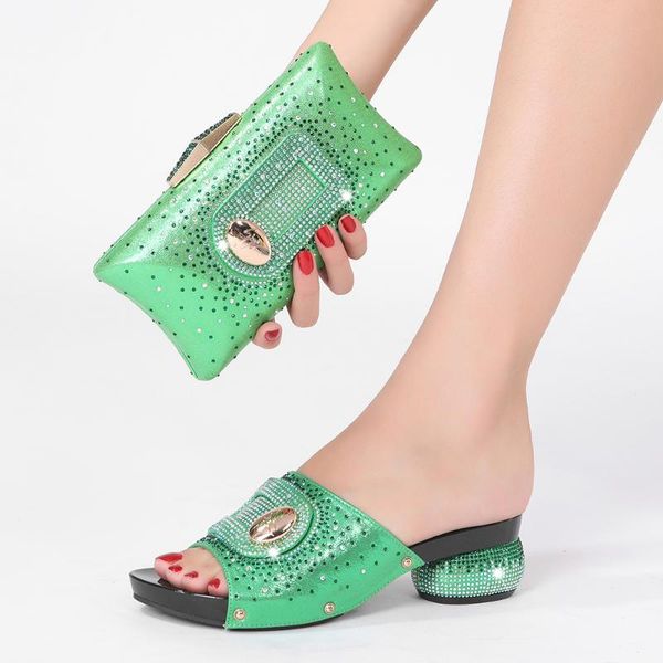 slippers 2021 rhinestone women fashion banquet wedding summer party crystal large size 43 set bags shoes africa nigeria, Black
slippers 2021 rhinestone women fashion banquet wedding summer party crystal large size 43 set bags shoes africa nigeria, Black