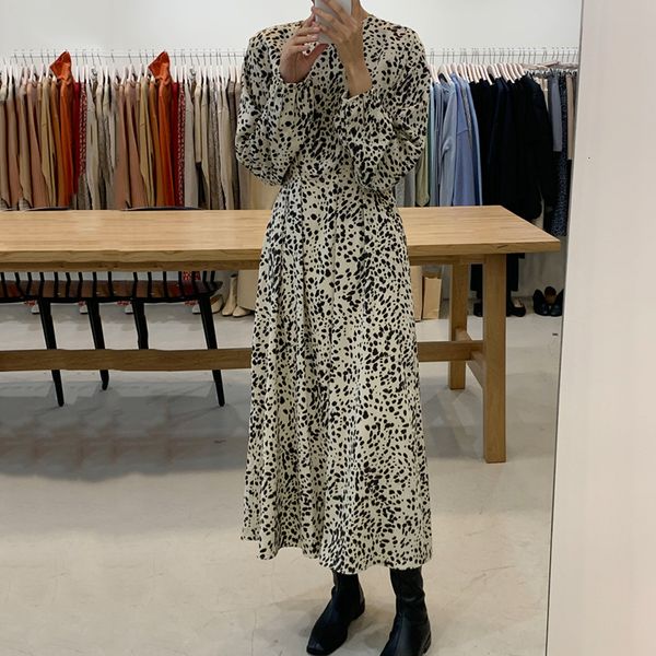 2021 new moda feminina elegante leopardo impresso midi vintage manga longa plissado vestidos s mujer 1823, Black;gray
2021 new moda feminina elegante leopardo impresso midi vintage manga longa plissado vestidos s mujer 1823, Black;gray