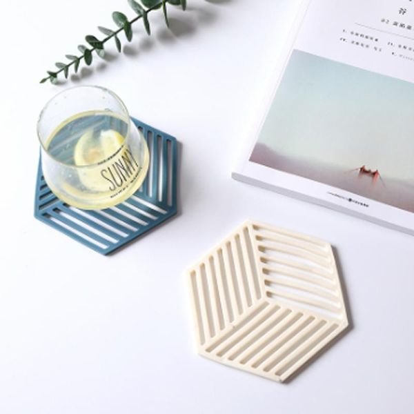creative dining table insulation pad hexagonal anti-scalding mat heat-resistant placemat durable hollow casserole mat for home
creative dining table insulation pad hexagonal anti-scalding mat heat-resistant placemat durable hollow casserole mat for home