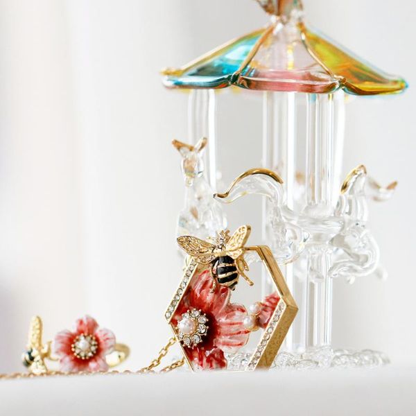 pendant necklaces hollow out colorful painting flower and bee necklace for lady luxury gold color cubic zircon pearl women giftjewelry, Silver
pendant necklaces hollow out colorful painting flower and bee necklace for lady luxury gold color cubic zircon pearl women giftjewelry, Silver