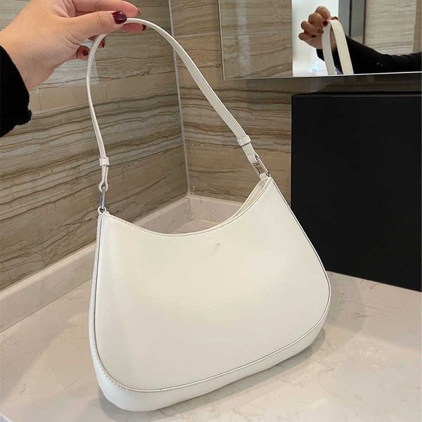 pu's patent underarm bag is light and fashionable for trendy people to match with popular bags factory outletzly
pu's patent underarm bag is light and fashionable for trendy people to match with popular bags factory outletzly
