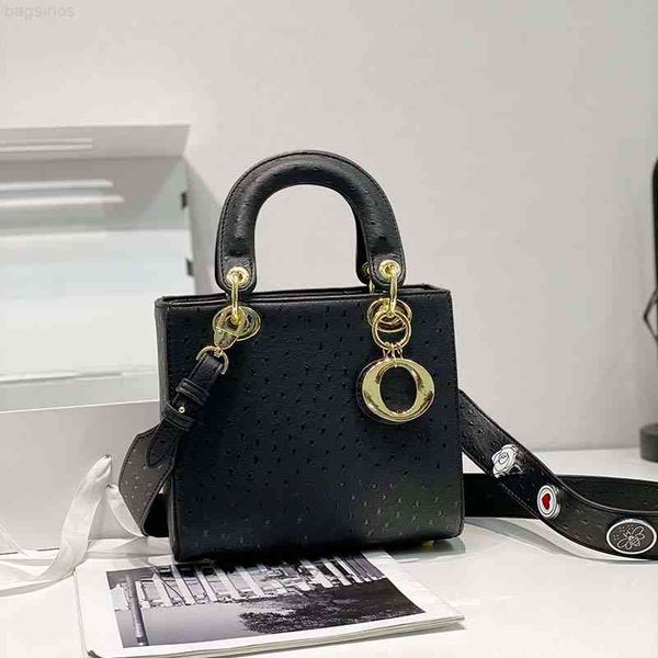 luxury r d family diana 2021 autumn new ostrich pattern leather women's bag portable foreign style versatile one shoulder messenger bad
luxury r d family diana 2021 autumn new ostrich pattern leather women's bag portable foreign style versatile one shoulder messenger bad