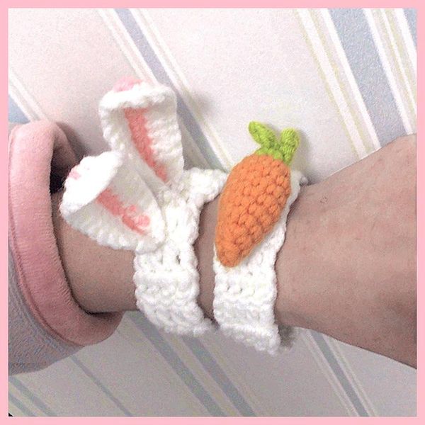 tennis hand woven ear radish frog bracelet lovely knitting wool chain creative diy birthday gift for couples confidante, Golden;silver
tennis hand woven ear radish frog bracelet lovely knitting wool chain creative diy birthday gift for couples confidante, Golden;silver