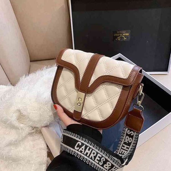 2022 factory wholesale new contrast saddle bag new color matching buckle flip underarm rhombic lattice embroidered thread single shoulder me 
2022 factory wholesale new contrast saddle bag new color matching buckle flip underarm rhombic lattice embroidered thread single shoulder me