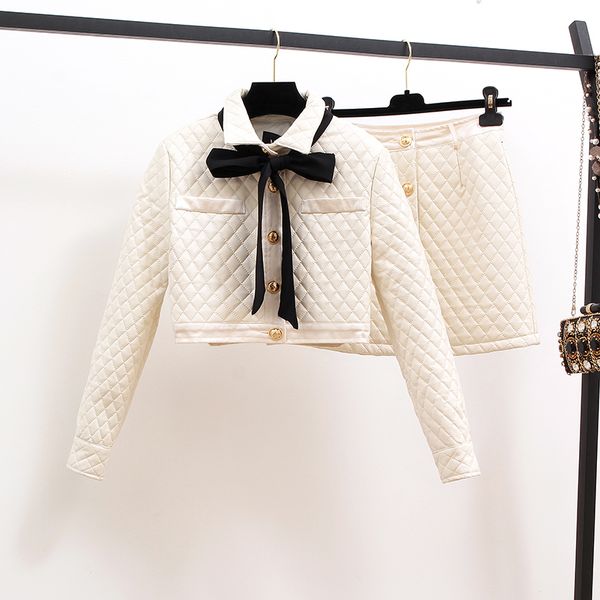 2021 new autumn winter two piece women crop elegant fashion bow short parkas jacket coat + high waist skirt set oj2q, Black;gray
2021 new autumn winter two piece women crop elegant fashion bow short parkas jacket coat + high waist skirt set oj2q, Black;gray