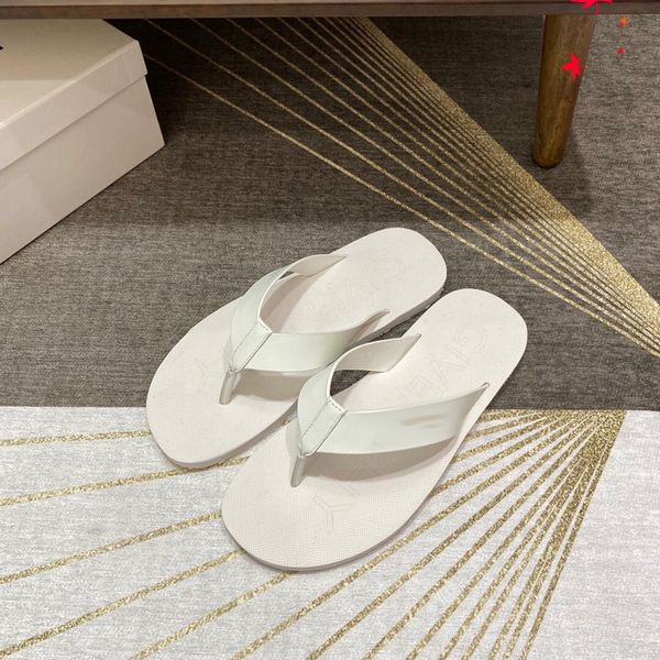 2021 slipper designer slide summer sandals fashion men beach indoor flat flip flops leather luxurys shoes mens slippers with box size 39-45, Black
2021 slipper designer slide summer sandals fashion men beach indoor flat flip flops leather luxurys shoes mens slippers with box size 39-45, Black