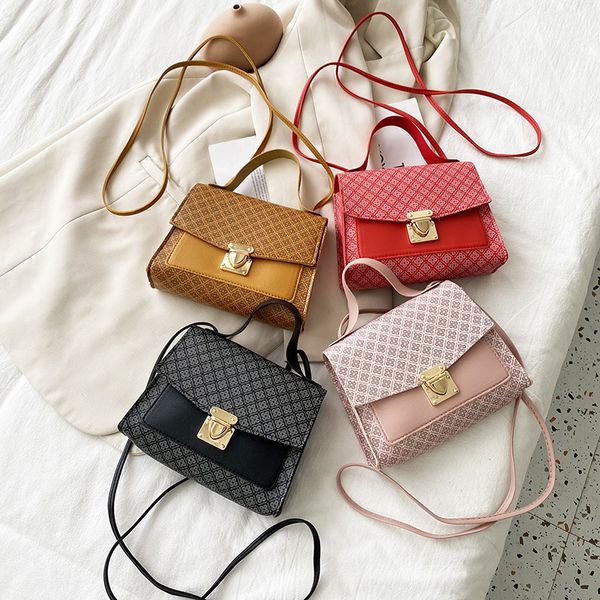 bag 2021 new fashion chain one shoulder messenger small square mobile phone women's bag
bag 2021 new fashion chain one shoulder messenger small square mobile phone women's bag
