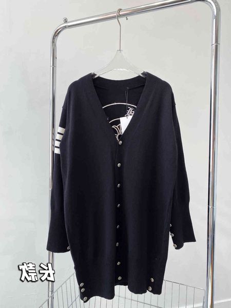 factory direct sale crojia four bar horseshoe embroidery knitted cardigan button loose coat fashion y092405, Black;brown
factory direct sale crojia four bar horseshoe embroidery knitted cardigan button loose coat fashion y092405, Black;brown