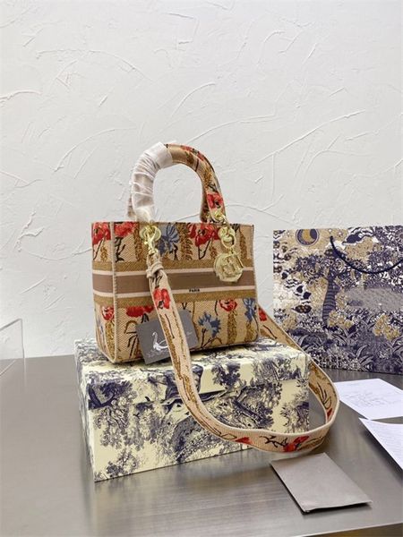 2021 mini fashion genuine leather women shoulder bag letter handbags change wallets classic womens crossbody evening bags 23-21cm
2021 mini fashion genuine leather women shoulder bag letter handbags change wallets classic womens crossbody evening bags 23-21cm