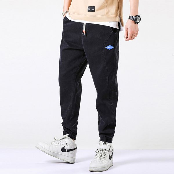 2021 new korean style fashion streetwear men jeans black color loose fit spliced designer denim cargo pants hombre casual harem, Blue
2021 new korean style fashion streetwear men jeans black color loose fit spliced designer denim cargo pants hombre casual harem, Blue