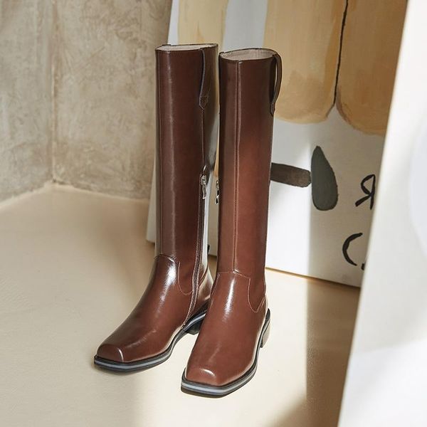 boots winter lady fashion long casual low heels knee high retro flat bottomed straight zipper brown black size 34-40
boots winter lady fashion long casual low heels knee high retro flat bottomed straight zipper brown black size 34-40