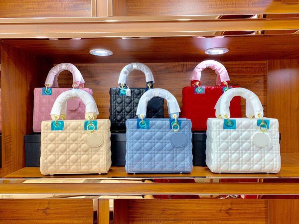 famous designer princess lady fashion vintage clutch handbags badge shoulder strap five squares sheep skin diamond lattice plain flap bags0, Black
famous designer princess lady fashion vintage clutch handbags badge shoulder strap five squares sheep skin diamond lattice plain flap bags0, Black