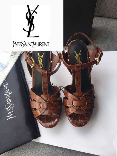 heels slides sneakers high designer sandals slippers mules luxury pumps loafers ballerinas brand dress shoes women 4682, Black;white
heels slides sneakers high designer sandals slippers mules luxury pumps loafers ballerinas brand dress shoes women 4682, Black;white