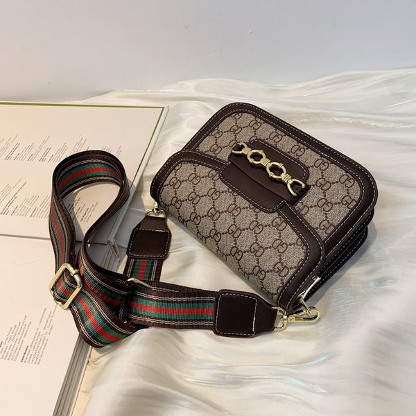 this year's popular lattice small square bag, women's summer 2021 new fashion chain single shoulder messenger bag
this year's popular lattice small square bag, women's summer 2021 new fashion chain single shoulder messenger bag