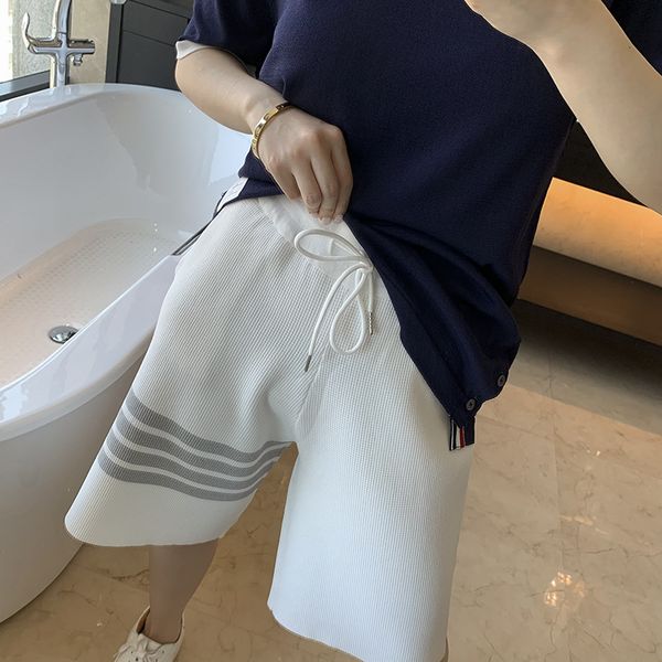2021 spring / summer new waffle casual shorts men's and women's loose trendy tb capris ins sports couple pants, Black;white
2021 spring / summer new waffle casual shorts men's and women's loose trendy tb capris ins sports couple pants, Black;white