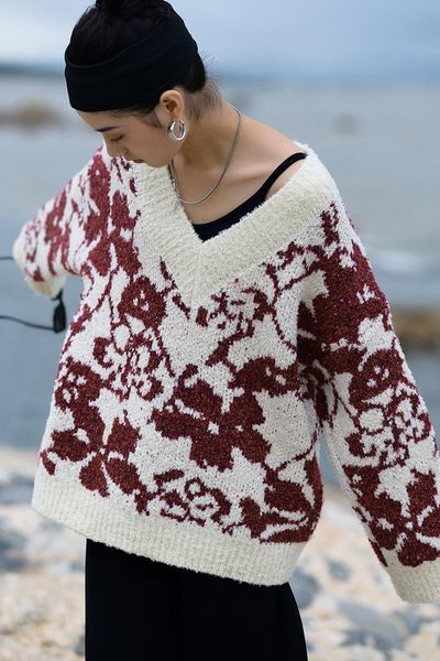 women's sweaters autumn and winter style v-neck contrast sweater women loose outer wear short lazy korean jacquard thick, White;black
women's sweaters autumn and winter style v-neck contrast sweater women loose outer wear short lazy korean jacquard thick, White;black