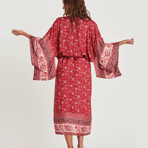 2021 new kimono sleeve cardigan for women robe red floral print and shirt have sashes beach wear summer blouse blusa 7tff, Black;brown
2021 new kimono sleeve cardigan for women robe red floral print and shirt have sashes beach wear summer blouse blusa 7tff, Black;brown