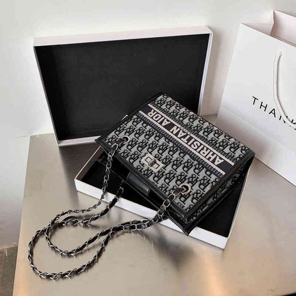 80% store online bags bag female 2022 new net red fashion large capacity tot chain foreign style embroidered child mother single shoulder wh
80% store online bags bag female 2022 new net red fashion large capacity tot chain foreign style embroidered child mother single shoulder wh