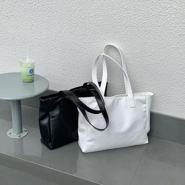 evening bags ladies handbags 2021 trend high-capacity women's fashion texture one-shoulder messenger bag tote
evening bags ladies handbags 2021 trend high-capacity women's fashion texture one-shoulder messenger bag tote