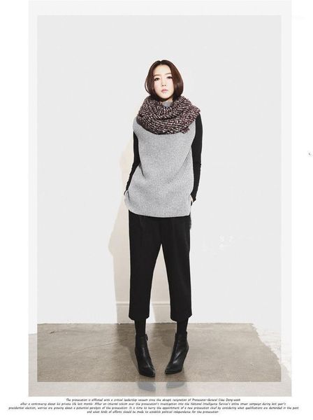 women's sweaters 2021 autumn and winter sleeveless vest female korean version of the high collar split sweater loose hooded cashmere, White;black
women's sweaters 2021 autumn and winter sleeveless vest female korean version of the high collar split sweater loose hooded cashmere, White;black