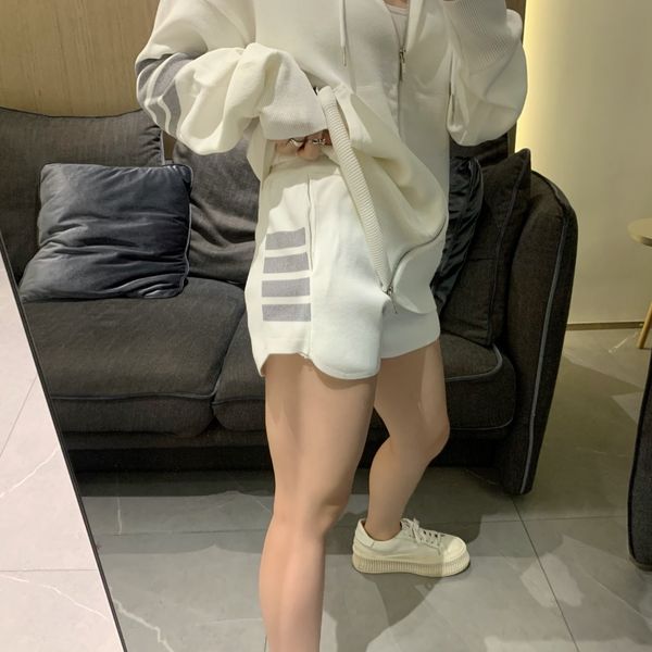 8969 tb side shorts spring and college style four bar hemp ice silk women's summer pants, White;black
8969 tb side shorts spring and college style four bar hemp ice silk women's summer pants, White;black