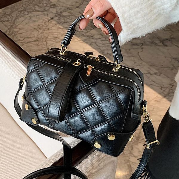 cross body vintage ladies handbags pu leather shoulder bags for women 2021 women's storage bag designer luxury crossbody female purse
cross body vintage ladies handbags pu leather shoulder bags for women 2021 women's storage bag designer luxury crossbody female purse