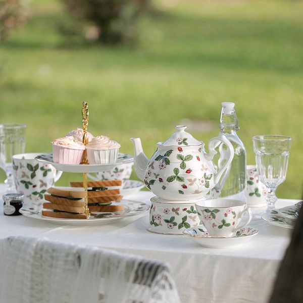 cups & saucers european style luxury tea cup set bone china ceramic creative coffee vintage utensil tazas de cafe kitchen supplies e5
cups & saucers european style luxury tea cup set bone china ceramic creative coffee vintage utensil tazas de cafe kitchen supplies e5
