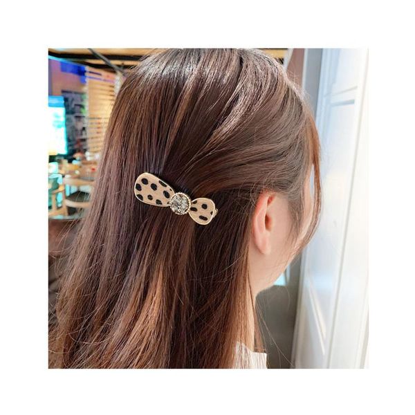 hair accessories women clips for girls 2021 horse leopard inlaid diamond super flash fashion sell
hair accessories women clips for girls 2021 horse leopard inlaid diamond super flash fashion sell