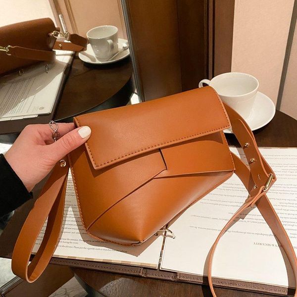 irregular crossbody bags for women leather shoulder bag female sac a main women hand bags for girls messenger bag vintage flap
irregular crossbody bags for women leather shoulder bag female sac a main women hand bags for girls messenger bag vintage flap