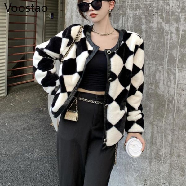 women's jackets autumn winter fashion black white plaid coats korean women streetwear o-neck fake lambswool jacket female elegant chic, Black;brown
women's jackets autumn winter fashion black white plaid coats korean women streetwear o-neck fake lambswool jacket female elegant chic, Black;brown