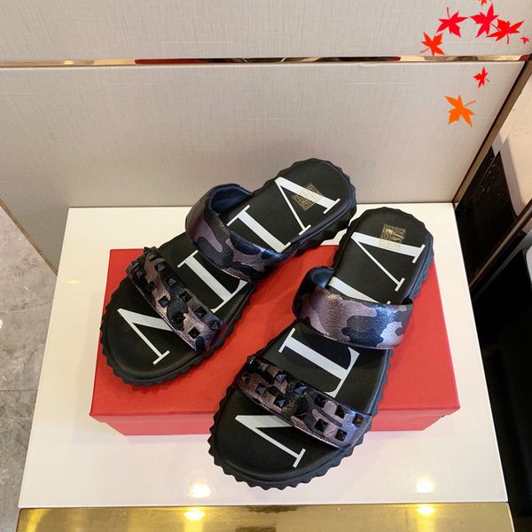 2021 slipper designer slide summer sandals fashion men beach indoor flat flip flops leather luxurys shoes mens slippers with box size 39-45, Black
2021 slipper designer slide summer sandals fashion men beach indoor flat flip flops leather luxurys shoes mens slippers with box size 39-45, Black