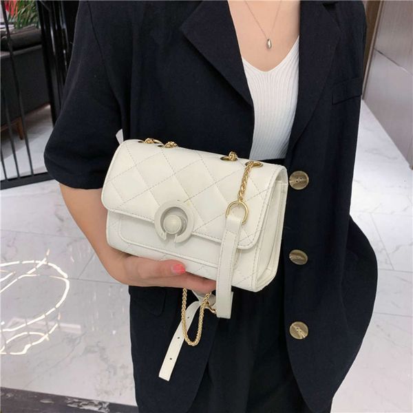 hbp this year's popular 2021 new net red fashion lingge chain messenger versatile small square bag 
hbp this year's popular 2021 new net red fashion lingge chain messenger versatile small square bag
