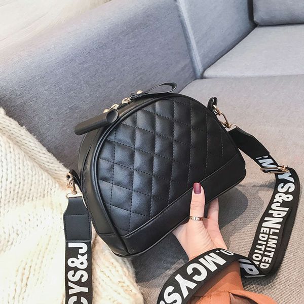 hbp fashion wandering 2021 new single shoulder messenger korean broadband small fragrance women's versatile chic bag
hbp fashion wandering 2021 new single shoulder messenger korean broadband small fragrance women's versatile chic bag